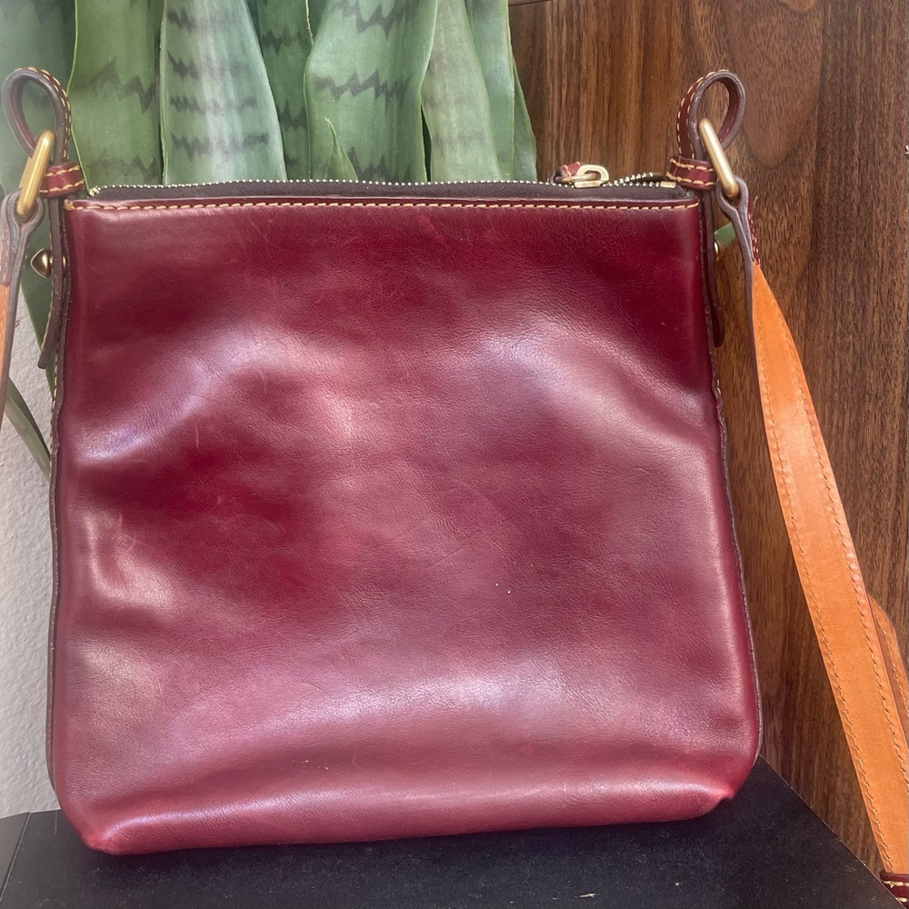 Dooney & Bourke Crimson Red Crossbody Huntington Letter Carrier Bag - Picture 5 of 13